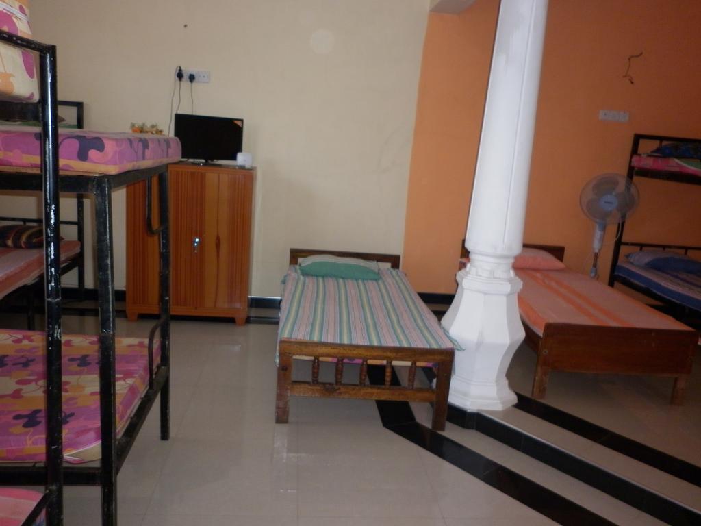Seetha'S Hostel Negombo Chambre photo
