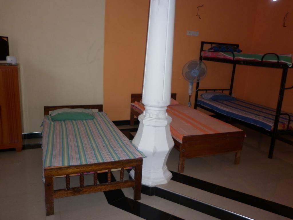 Seetha'S Hostel Negombo Chambre photo