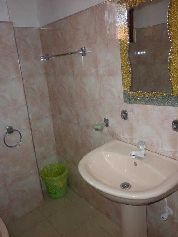 Seetha'S Hostel Negombo Chambre photo